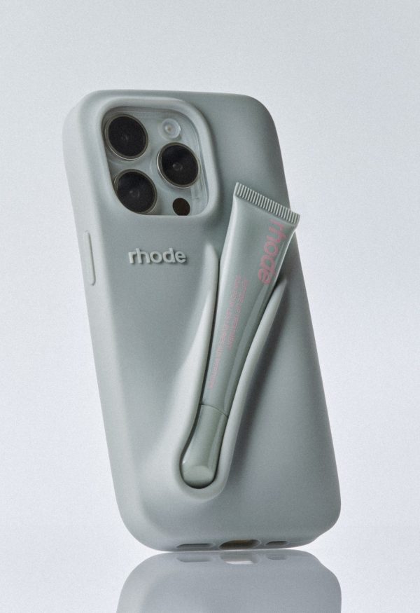 lip-case-hero2-mobile_ee23daf4-1990-4ae2-8a2a-aec4025656a7 lip case